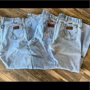 3 pair of Wrangler 47 Advanced Comfort jeans 36X32